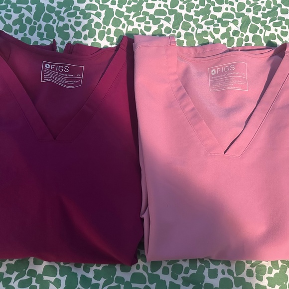 Bundle Deal – FIGS Casma XL Scrub Tops Chalk Pink + Dark Magenta (EUC) - Picture 1 of 8